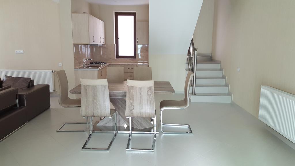 Crystal Town House Villa Bakuriani Bagian luar foto